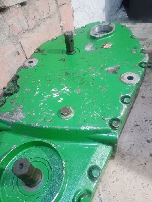 Продам редуктор жатки john deere