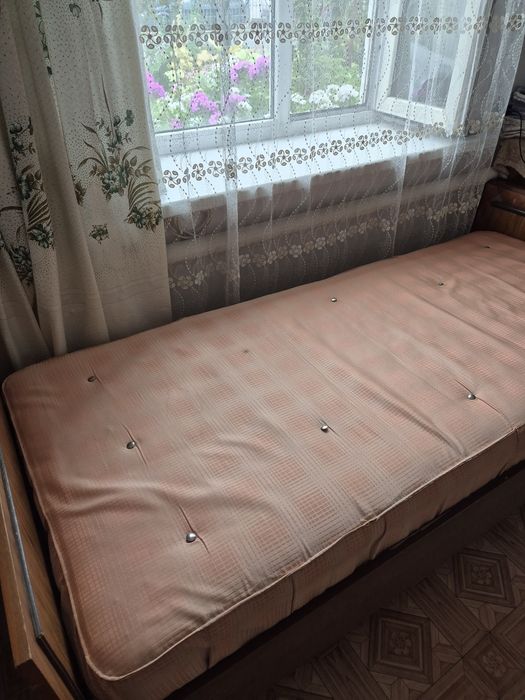 Продам кровать. 15000. Крепкая