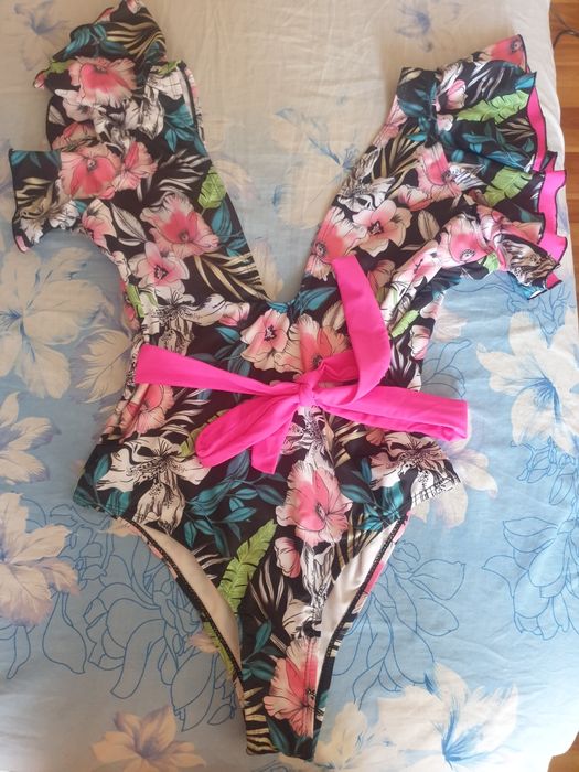 Costume de baie marimi diferite