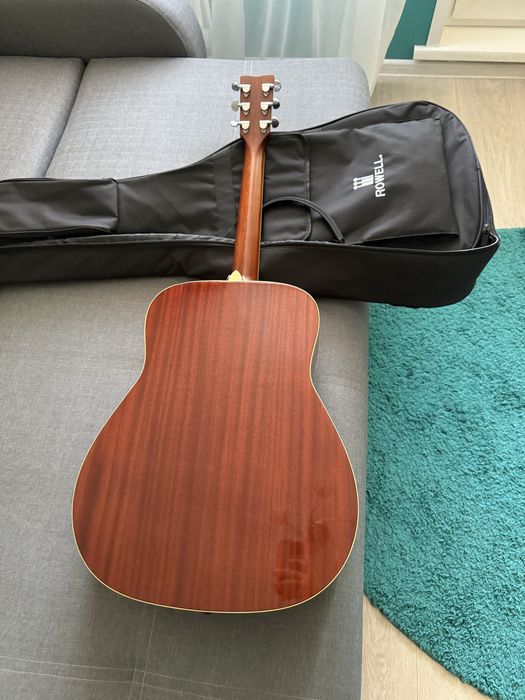 Акустическая гитара