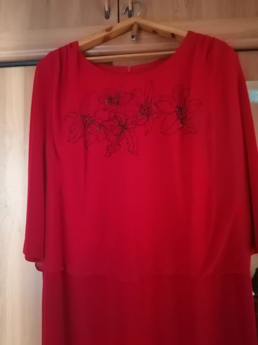 Продам женские платья