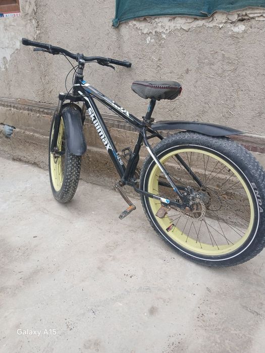 Skuter va telefon bilan abmen bor velosiped holati ideal