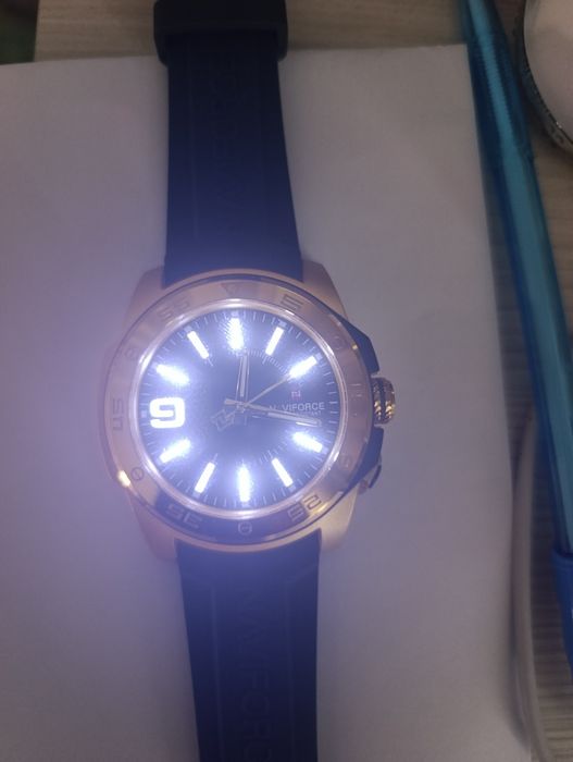 Продам пару часов Naviforce