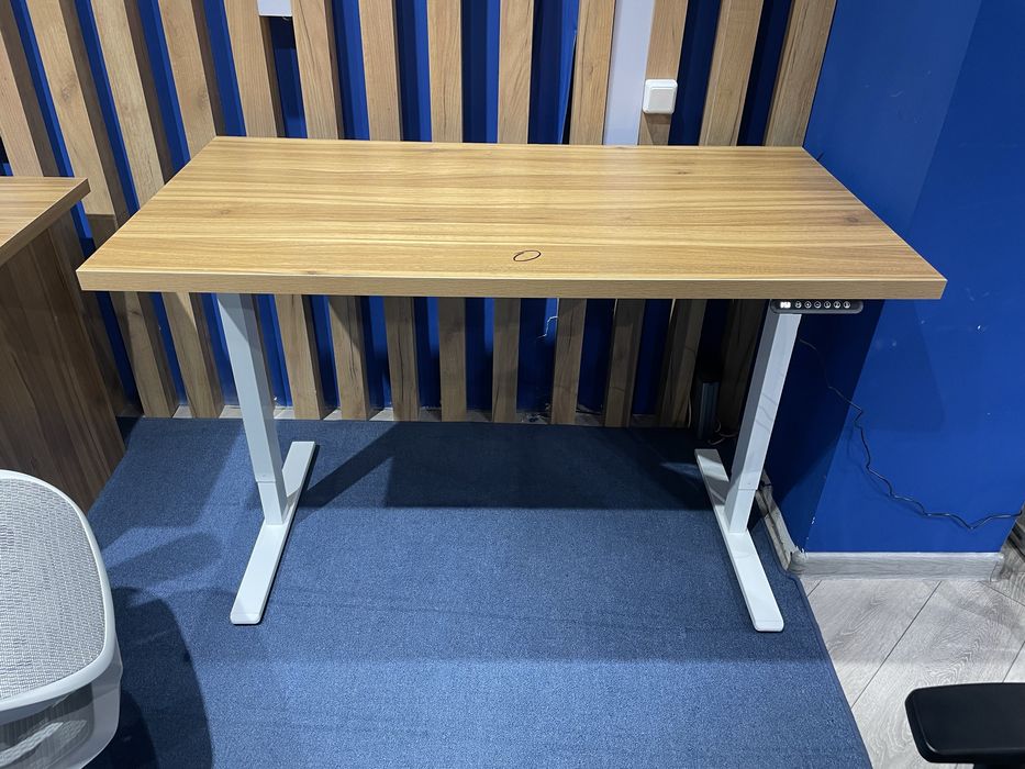 Письменный стол с электро подьемником