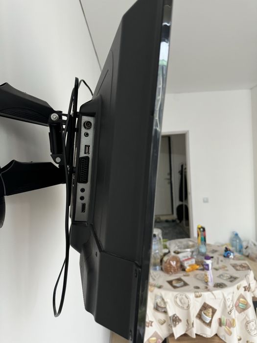 Продам телевизор Elenberg