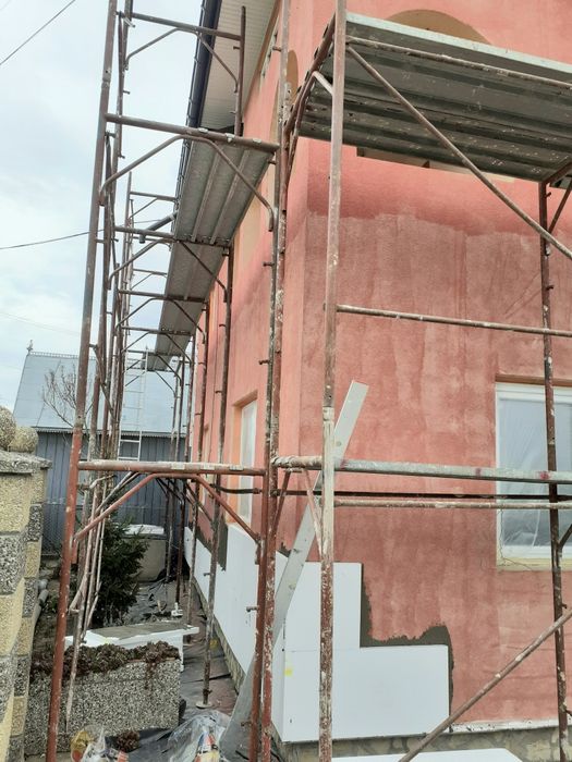 Zugrav, Amenajări interioare și exterioare de la A/Z 8