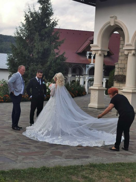 Vand rochie de mireasa