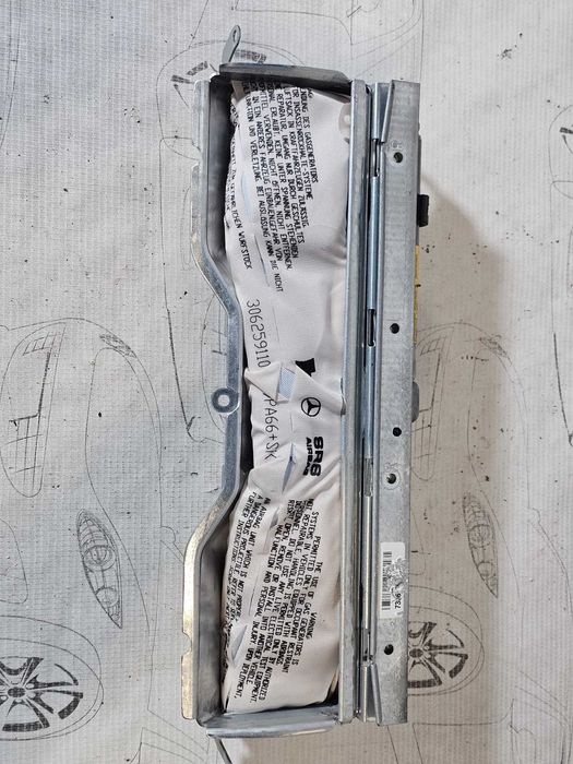 Airbag genunchi șofer Mercedes-Benz C-Class W204 2011 C 250 CDI 150kW Cod OEM: 306026999, A2048602002 (5E3)
