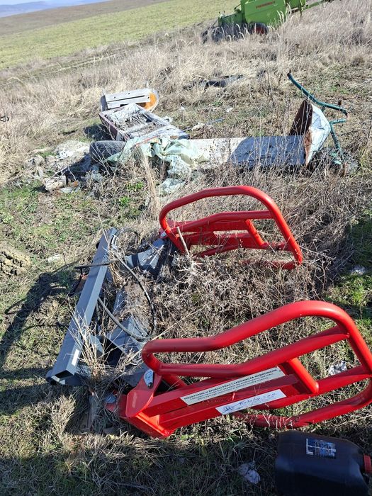 Infoliator și clește pentru baloți de siloz