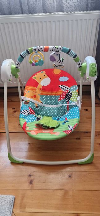 Музикална бебешка люлка-шезлонг