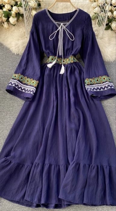 Продам льняное очень нарядное платье