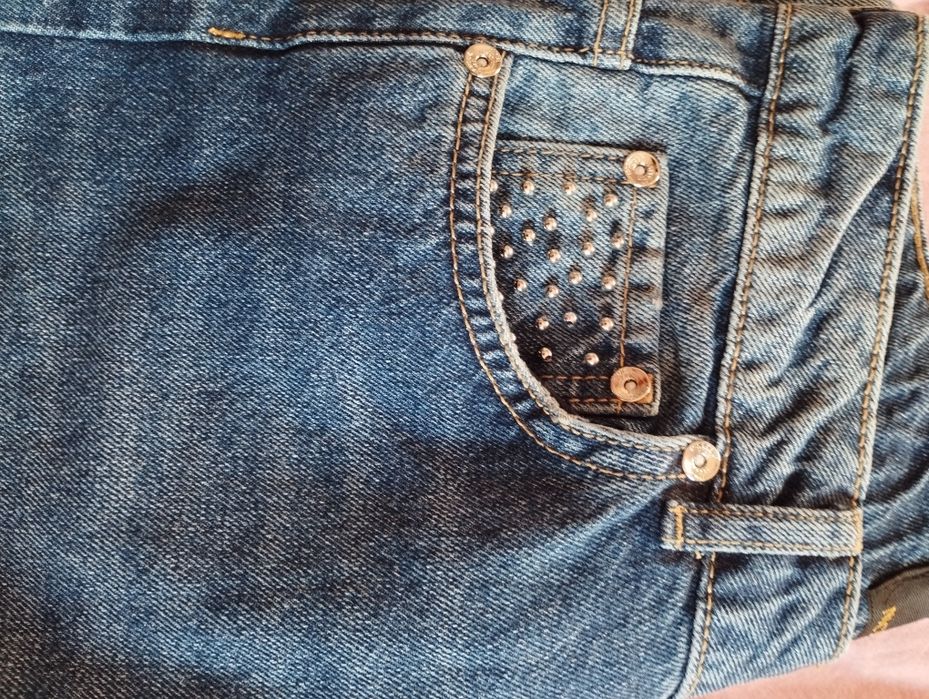 Дамски дънки чисто нови