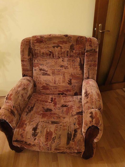 Vand doua fotolii extensibile in stare perfecta