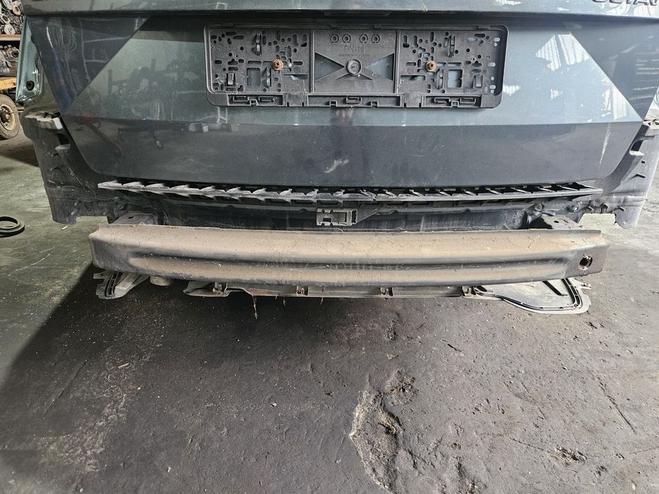 Задна греда за Skoda Octavia 2018г комби