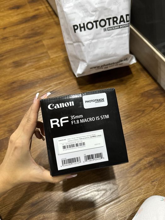 Объектив RF 35 mm F1.8 Macro is stm