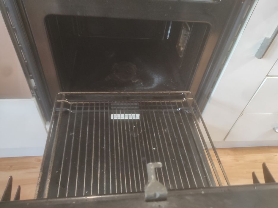 Фурна с микровълнова и котлони 80лв.