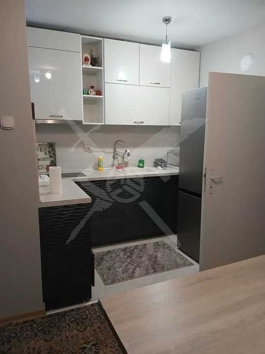 Дава се под наем Двустаен апартамент в Асеновград - 60 кв.м за 306 € - Снимка #1