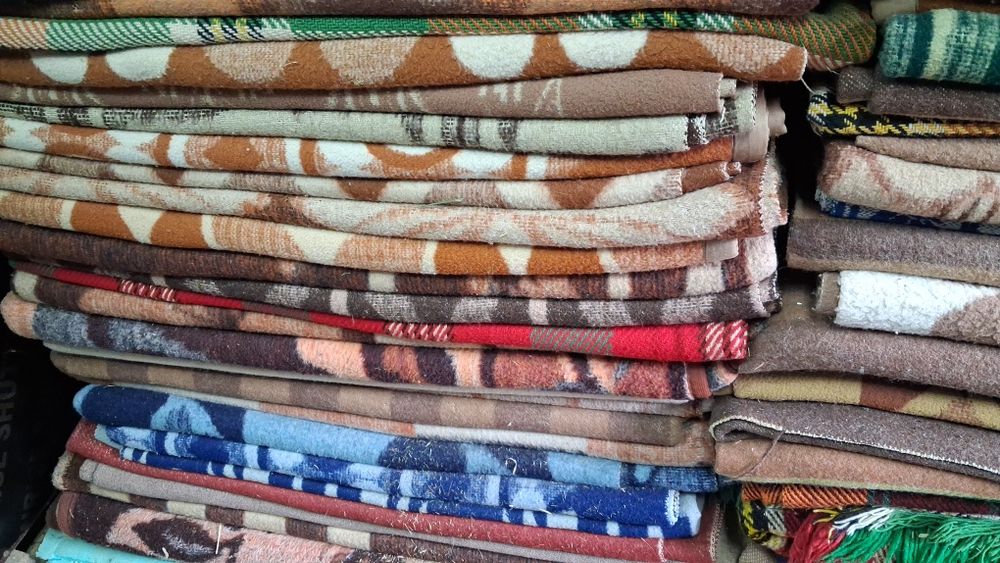 Зимни Одеяла 300бр Зимни 200 бр.вълнени и 100 бр.летни памучни