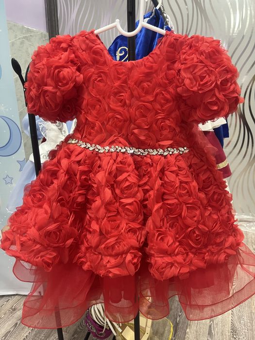 Қызыл көйлек 3000