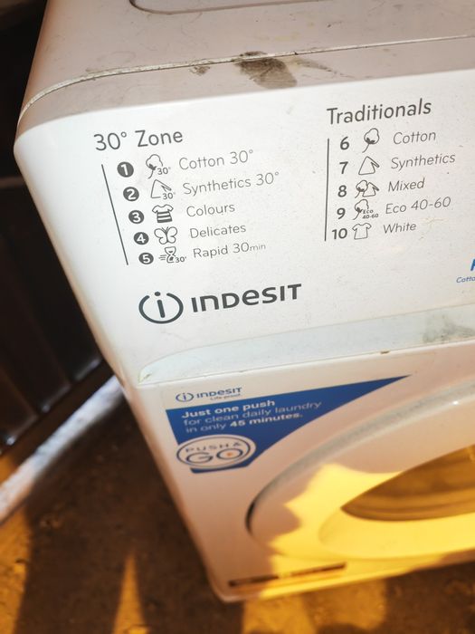 Vând mașina de spălat rufe