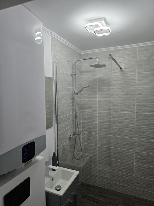Inchiriez apartament