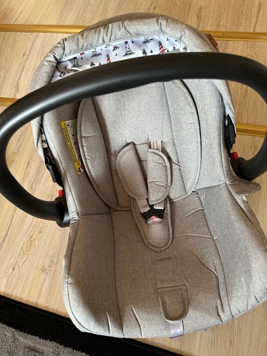 Продавам чисто нова количка Lorelli 0+m