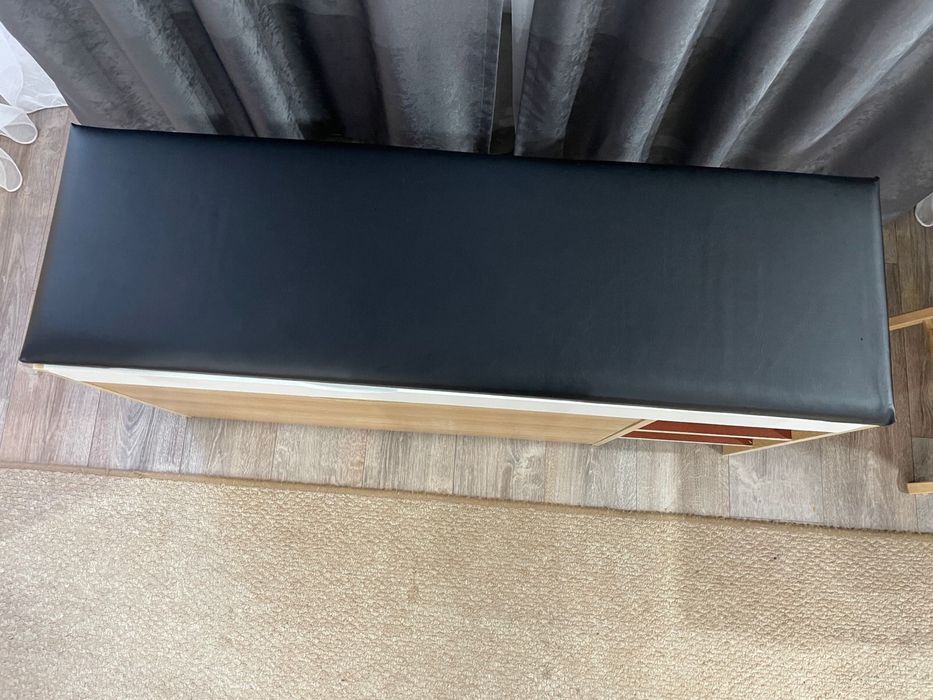 Продам обувницу новую