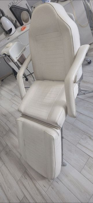 Козметични кушетки(бялата е продадена)