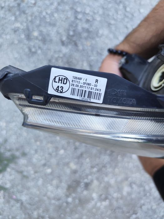 Фарове за  Тойота Версо 2009-2013