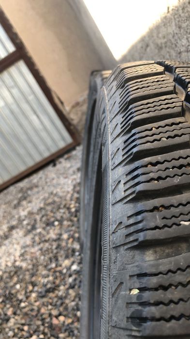 Зимние шины в хорошем состоянии