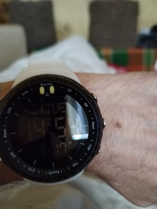 Продавам 2 Чисто нови Електронни часовника