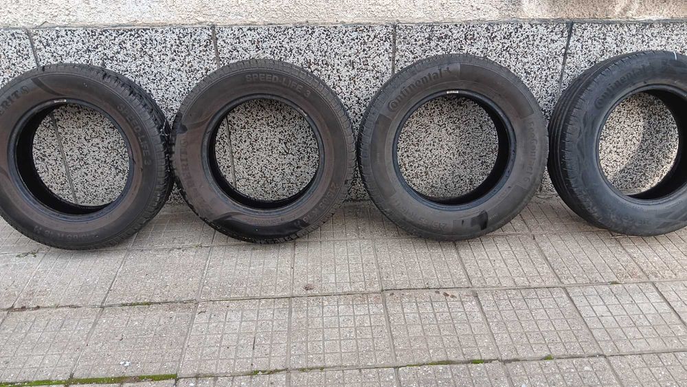 Летни гуми 215 65 16 2 бр. Continental и 2 бр. Semperit