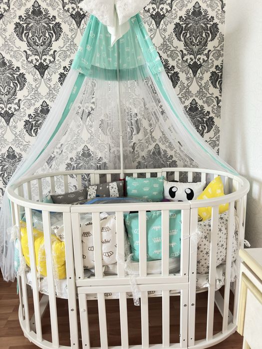 Продам манеж в очень хорошем состоянийй