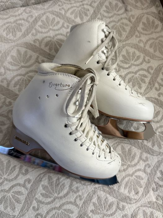 Продам коньки edea