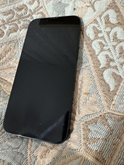 Продам айфон 13