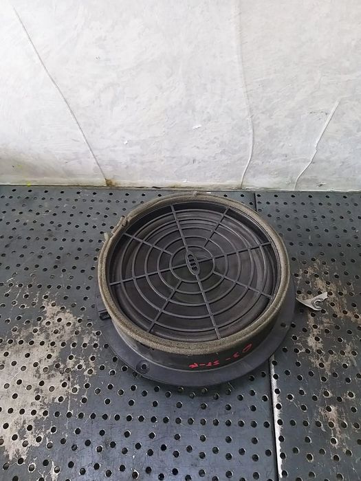 Boxa audio stanga fata audi q3 8u