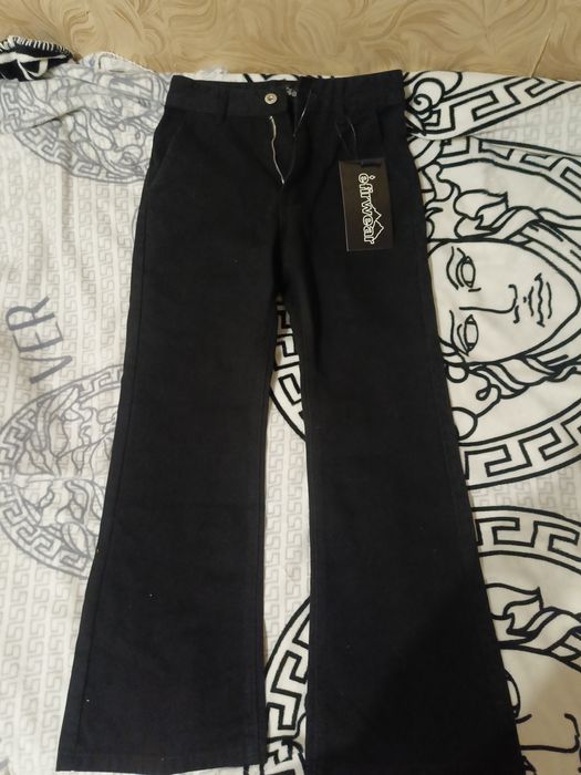 Продаю новые клеш джинсы