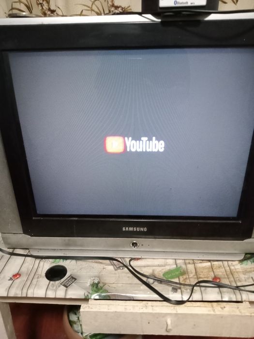 Продам телевизор Самсунг со смарт приставкой