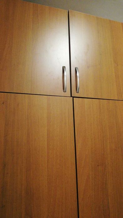 Трикрилни гардероби с надстройки. Цена 280лв.за брой.