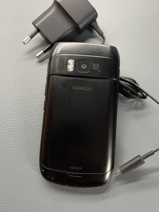 NOKIA E6 Clasic Type RM-609 Touchscreen + Qwerty