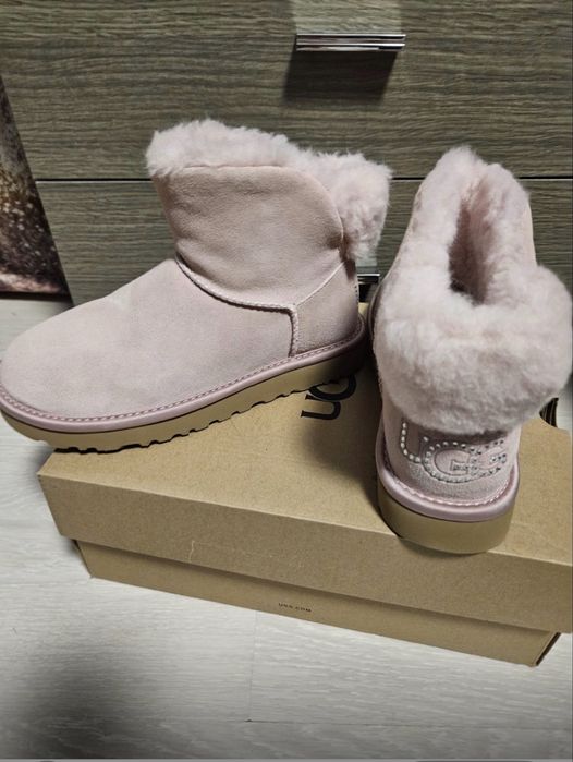 Vand ugg iriginale marimea 37