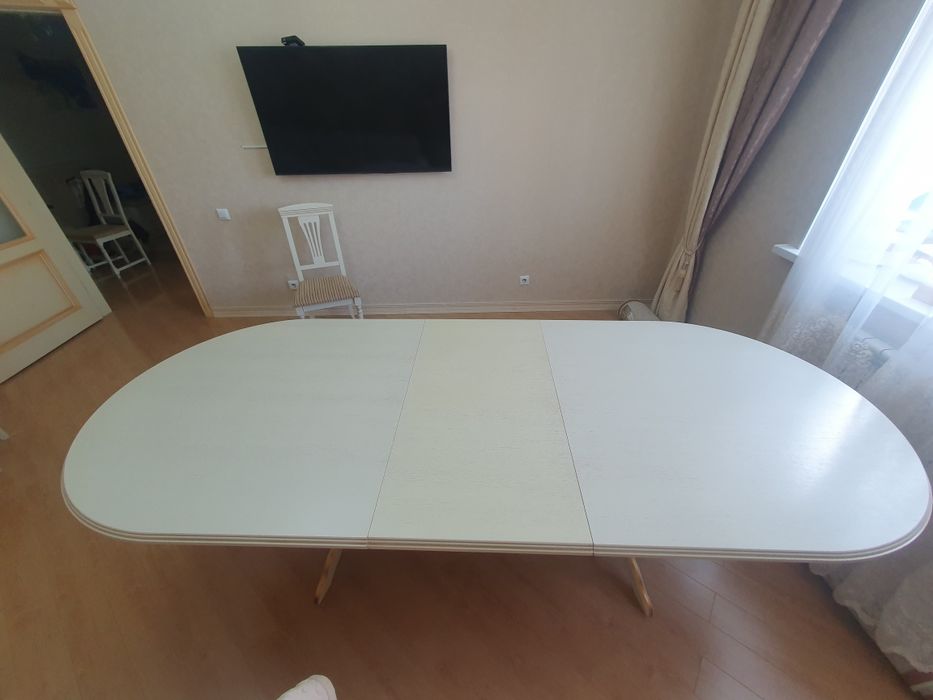 Стол гостевой деревянный