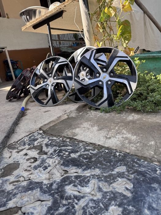 Kalpak R15 sotiladi