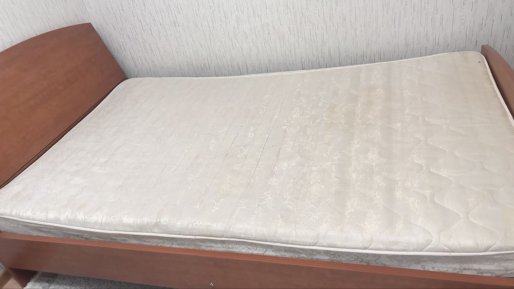 Кровать 1,2 * 2,0, в идеальном виде