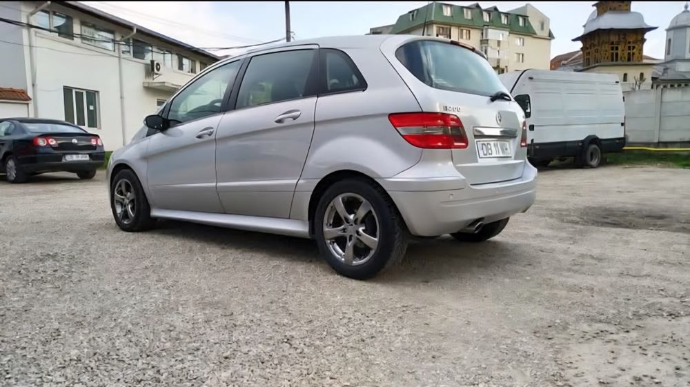 Mercedes B200, 2l diesel, 140cp, automata