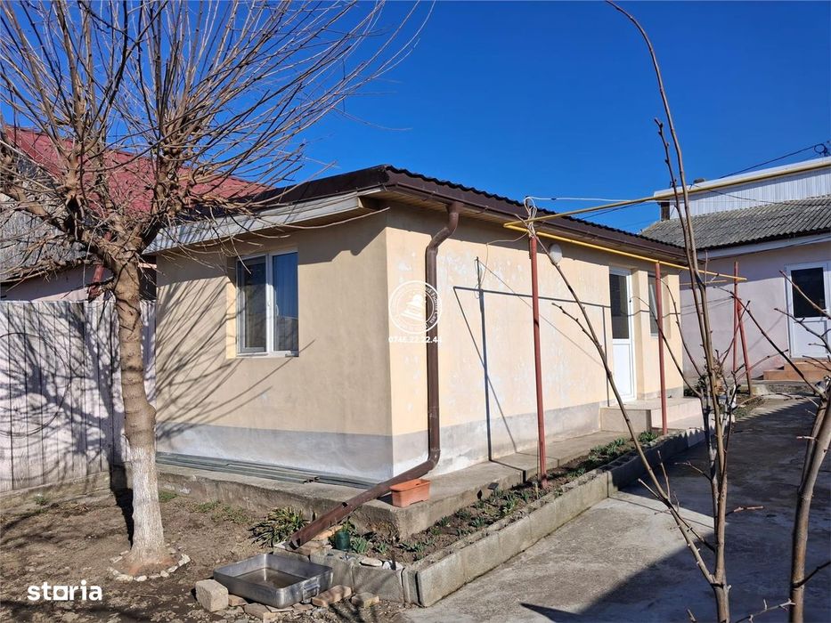 3 case + 808mp teren - Letcani,Iasi