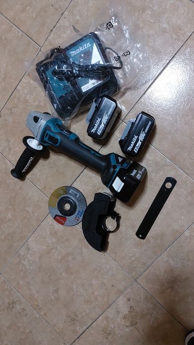 Polizor unghiular DGA513 Makita