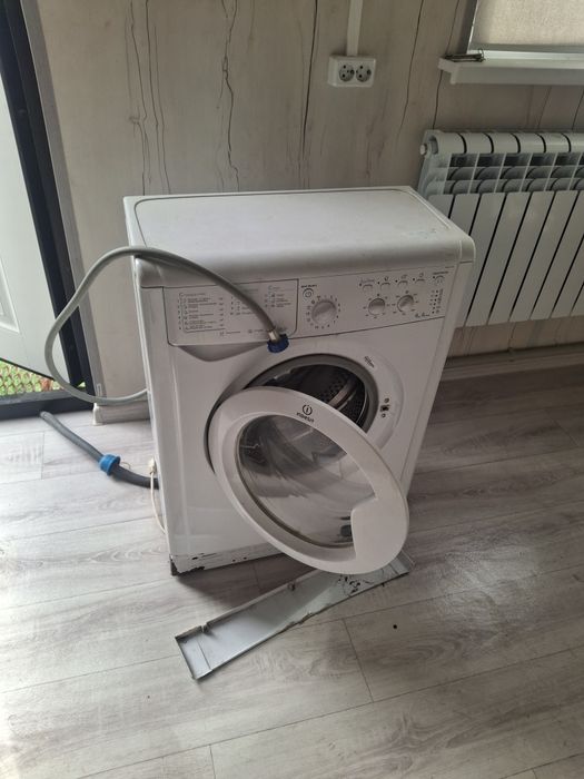 Продам стиралку в отличном состояний