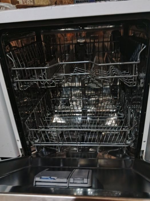 Продам посудомоечную машину