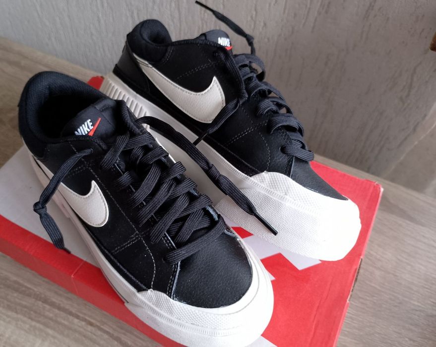 Спортни дамски обувки Nike